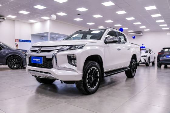 MITSUBISHI L200 TRITON 2.4 16V TURBO DIESEL SPORT HPE CD 4P 4X4 AUTOMÁTICO